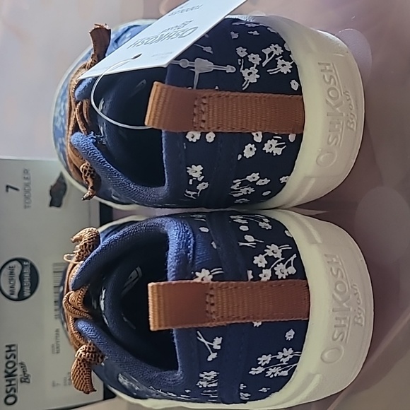 NWT/NIB Toddler OshKosh Slip-on Shoes size 7 - Picture 2 of 6